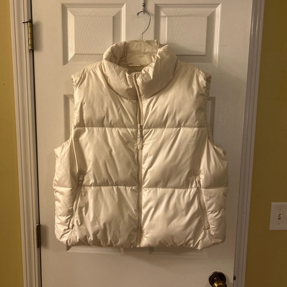 Old Navy Creme De La Creme Water-Resistant Quilted Puffer Vest Women’s Size XL